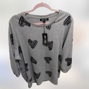 Pretty gray shirt with black hearts  🖤